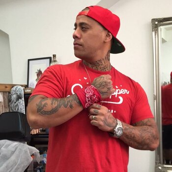 纹身师 Chris Mata'afa