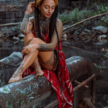 纹身师 Ayla Roda