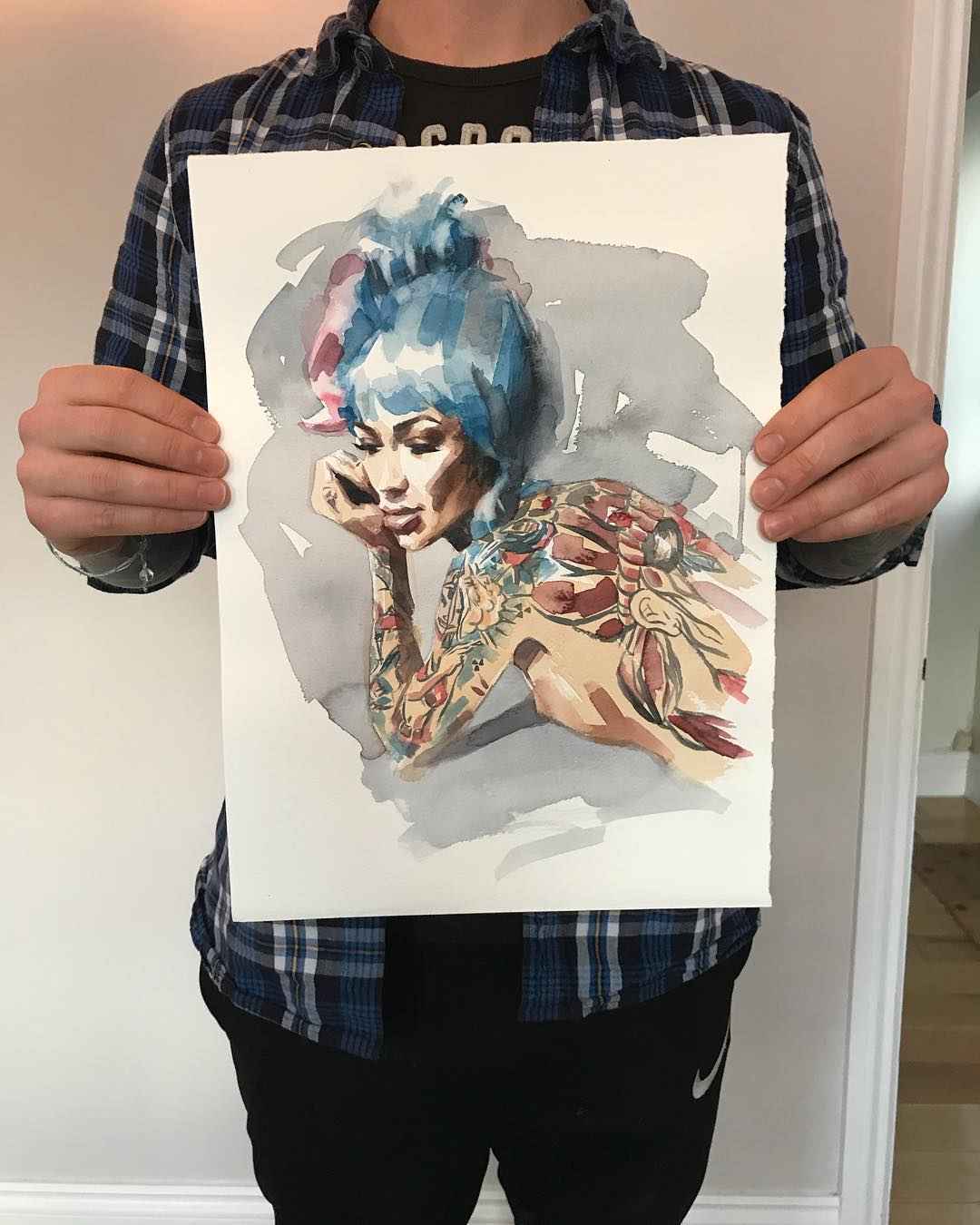 艺术家克里斯·古斯特的画作，新风格女郎图像带有纹身模特 | 英国