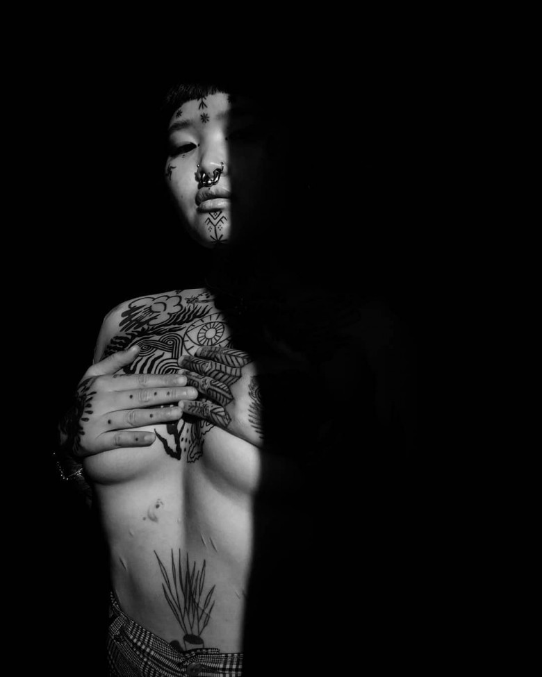 Inked girl Candice Soleillant