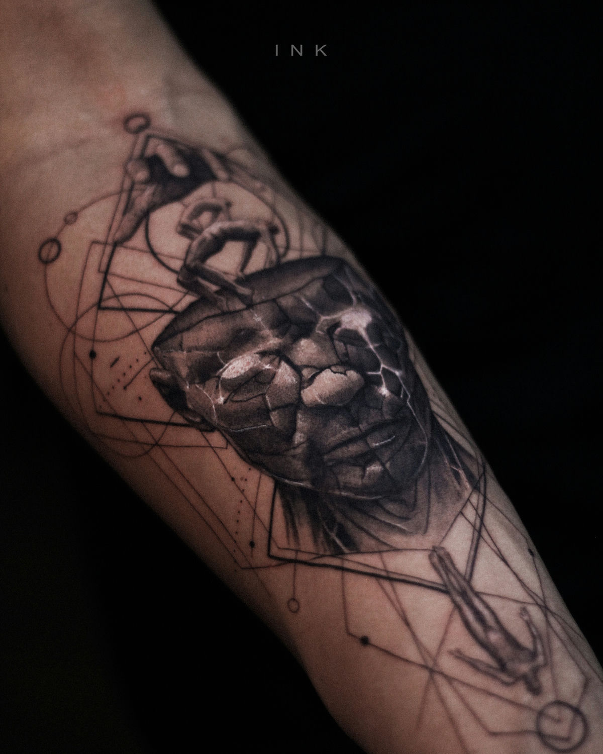 Tattoo artist Iuri Waitzberg