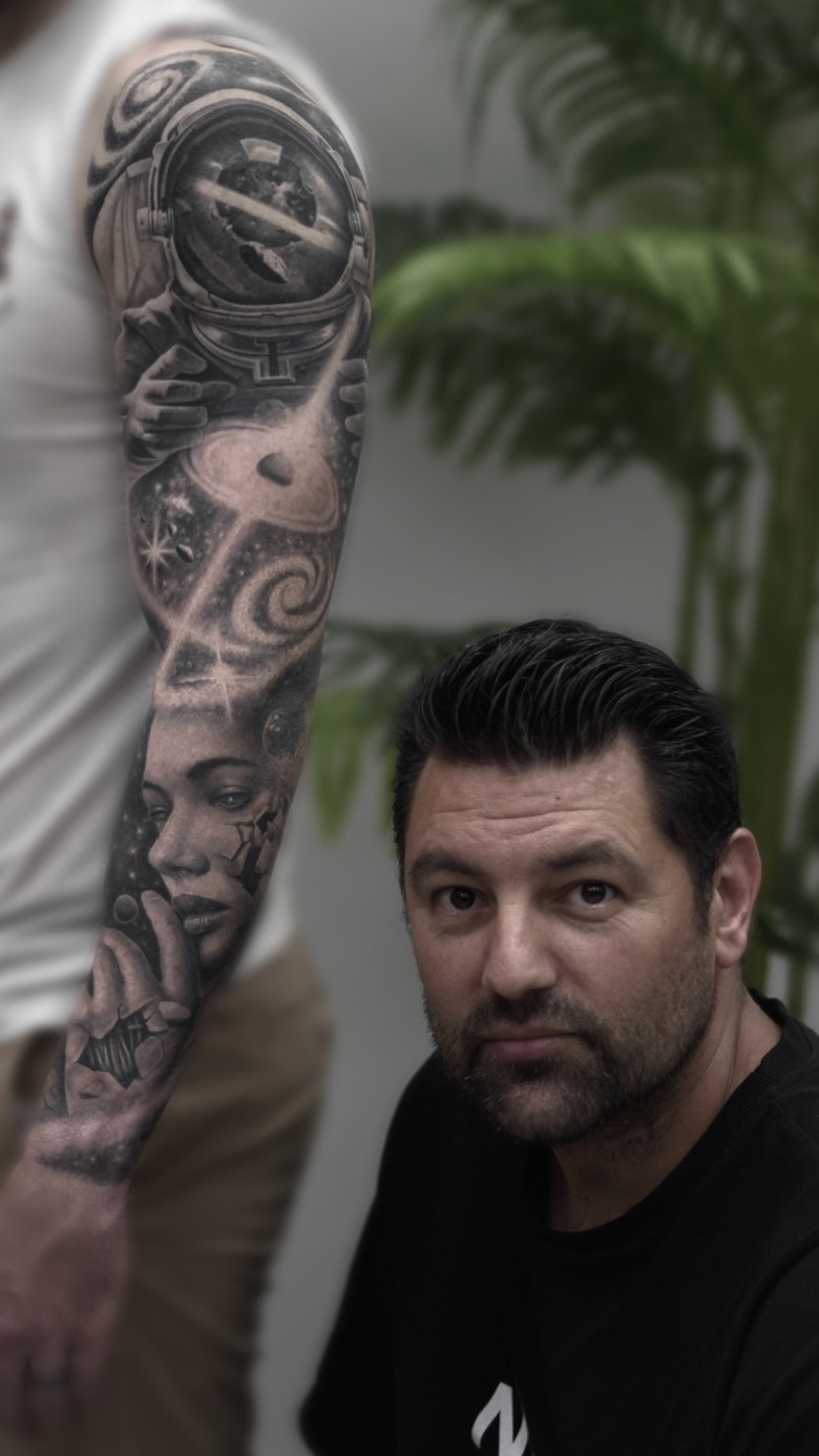 Tattoo artist Jesus Alonso