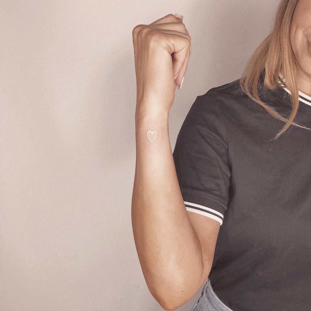 白色墨水刺青 | 刺青艺术家 @defne_ink